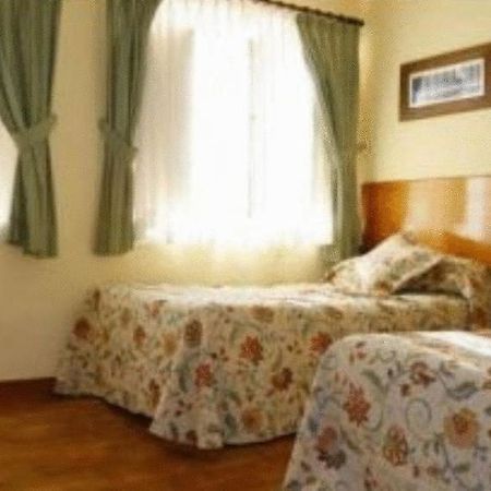 Hotel Roman Castrillon Εξωτερικό φωτογραφία