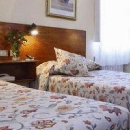 Hotel Roman Castrillon Εξωτερικό φωτογραφία